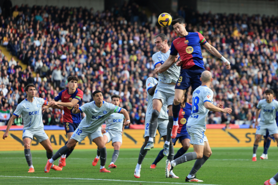 Los movimientos del mercado de fichajes del FC Barcelona: Qué esperar en 2025
